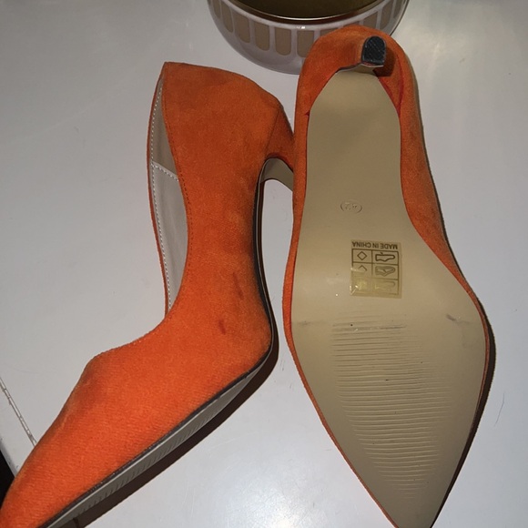 Orange fauxe suede 4” heels - Picture 5 of 5